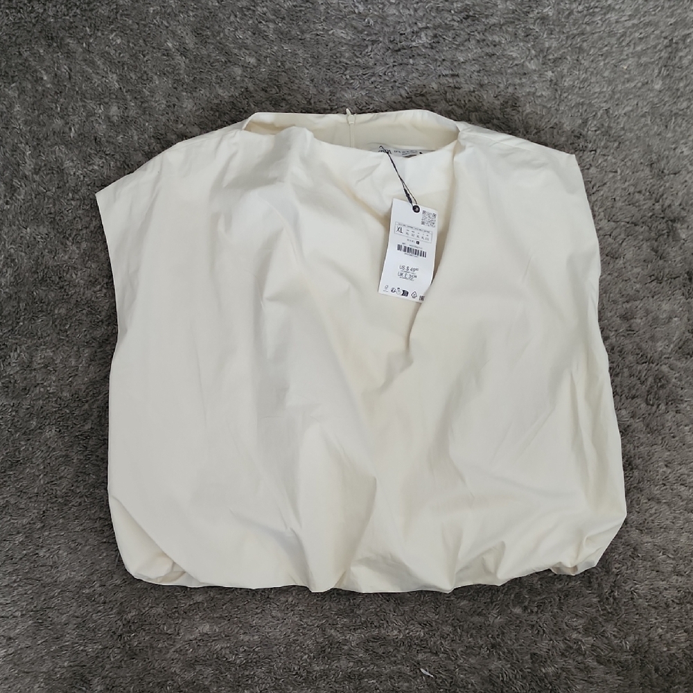 NWT Zara Cream Sleeveless Balloon Hem Blouse Size XL